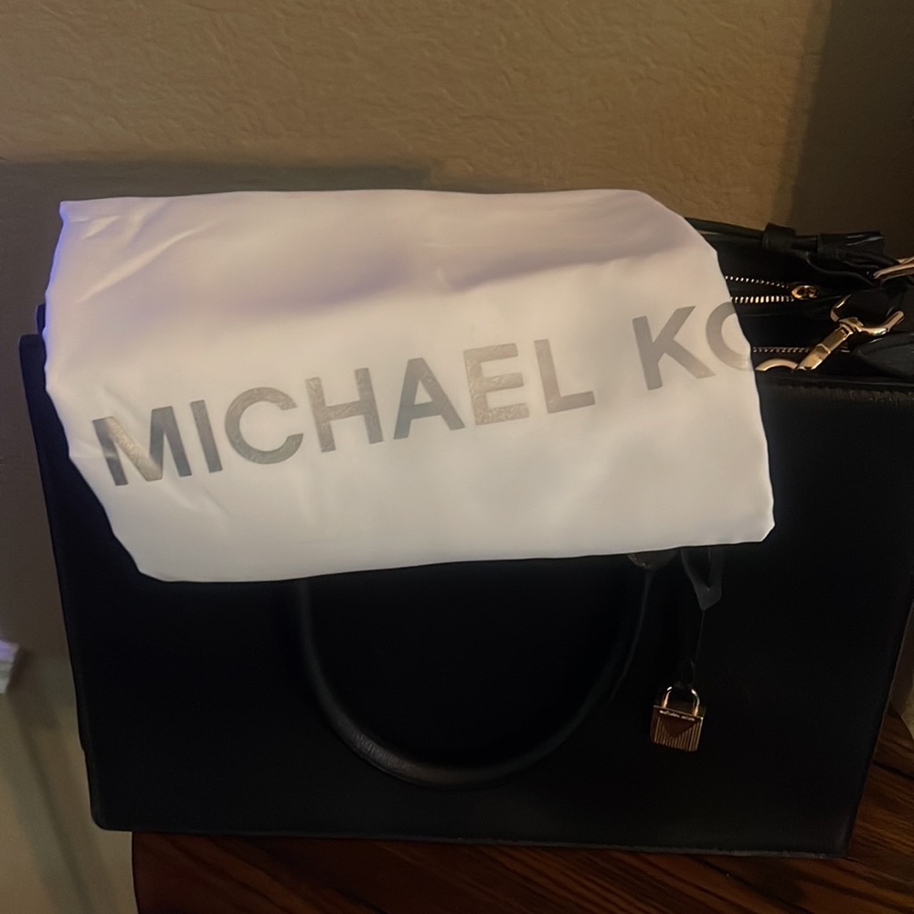 Stylish Black Michael Kors purse with gold accents, 4 compartments. - Picture 6 of 6